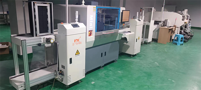 人機(jī)協(xié)作：自動(dòng)插件機(jī)能否取代人工插件？(圖1)